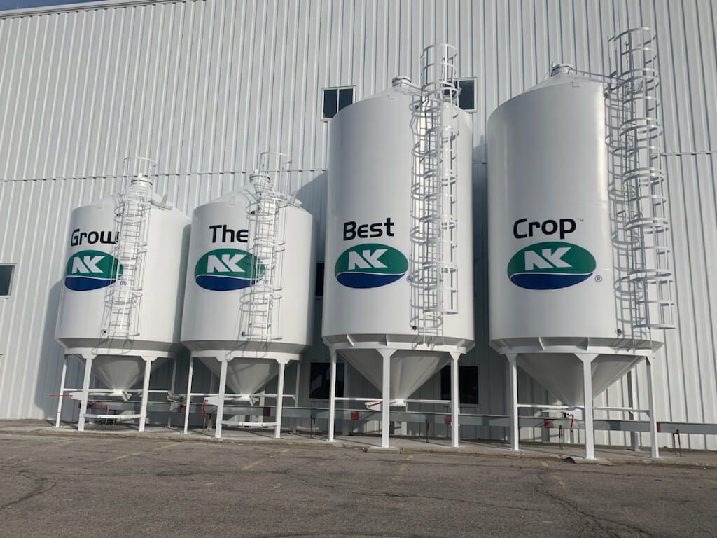 Setterington's NK silos with text that displays 'Grow the best crops'